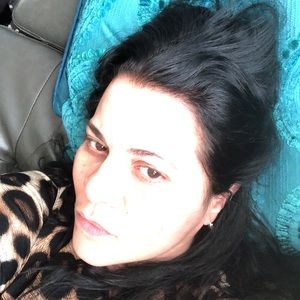 Meet your Posher, Claudia